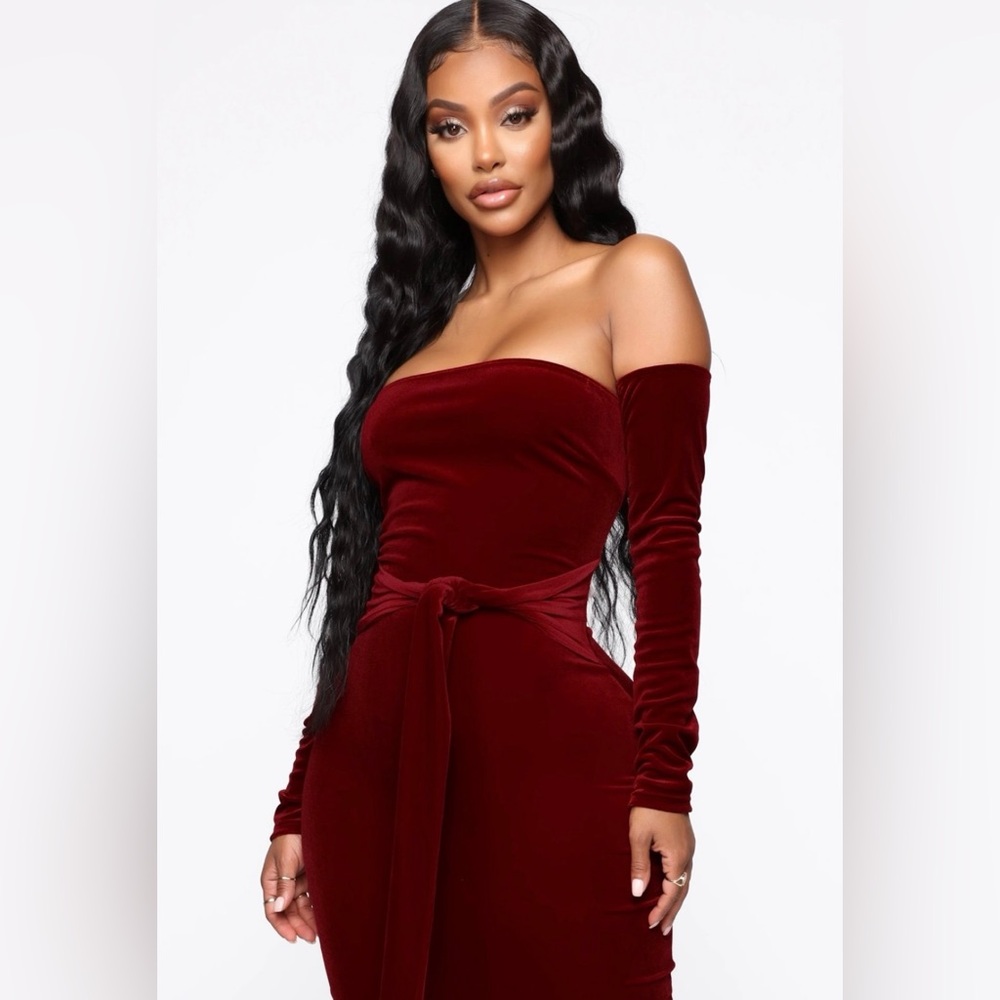 Elegant Off-Shoulder Burgundy Dress